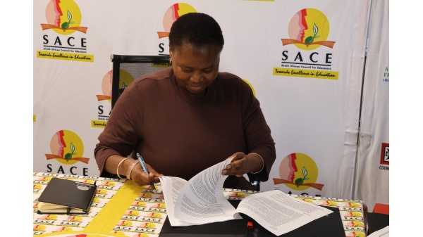 Memorandum of Agreement between SACE and CHE (Council on Higher Education) Image