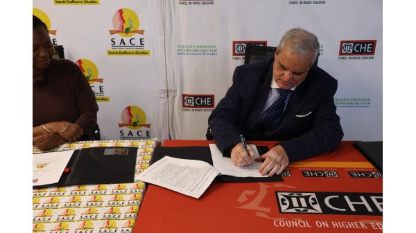 Memorandum of Agreement between SACE and CHE (Council on Higher Education) Image